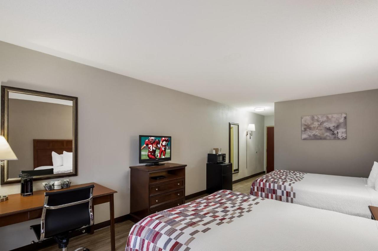 Red Roof Inn & Suites Bloomsburg - Mifflinville Exterior photo